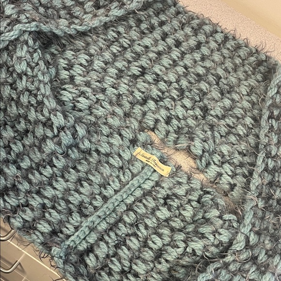 Chunky Knit Infinity Scarf in Teal and Gray - Picture 4 of 4